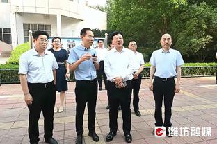 泰伦-卢：我觉得威少看起来不错 他打得很努力&推起了比赛节奏